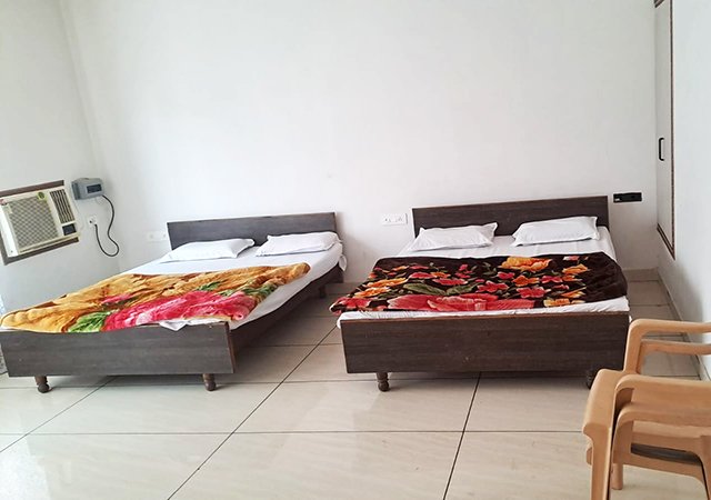 Radha Damodar Guest, House